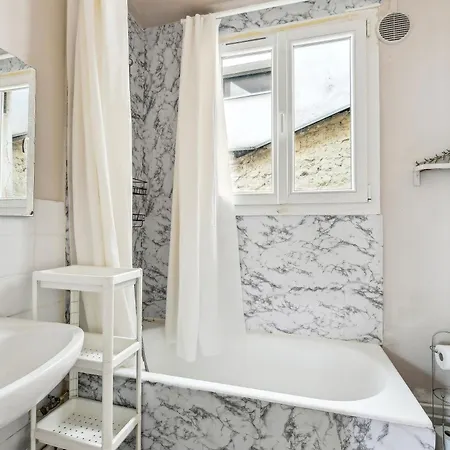 Montmartre 15 Min Du Sacre-coeur, Cosy & Chauffe Apartment Paris